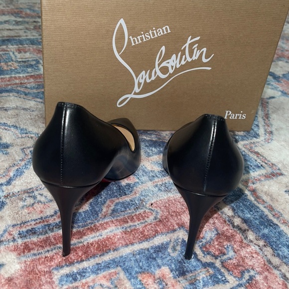 SOLD❗️NEW $795 LOUBOUTIN HEELS❗️ - Picture 3 of 10